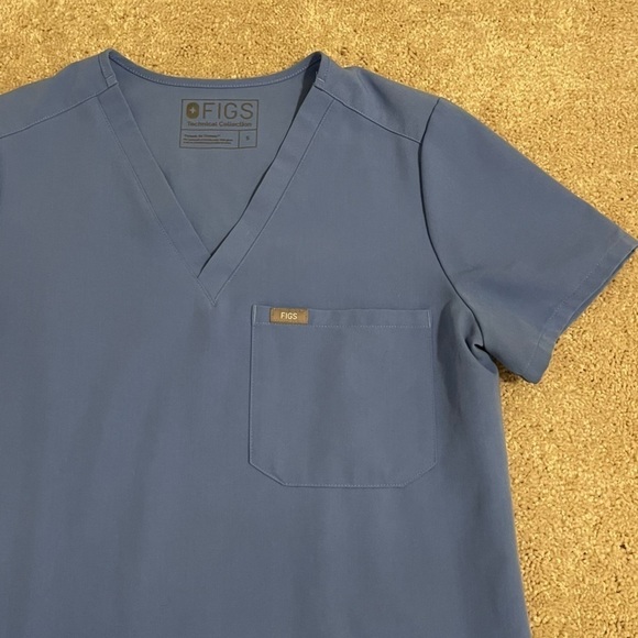 Figs Technical Collection Light Blue Catarina One Pocket Scrub Top Size Small - Picture 3 of 6